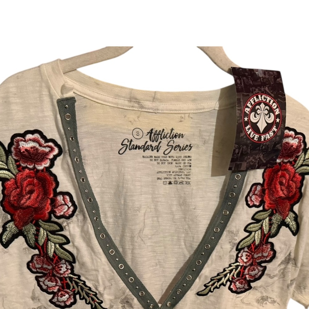 NWT AFFLICTION Rose Vine V Cut T Shirt - Picture 5 of 9